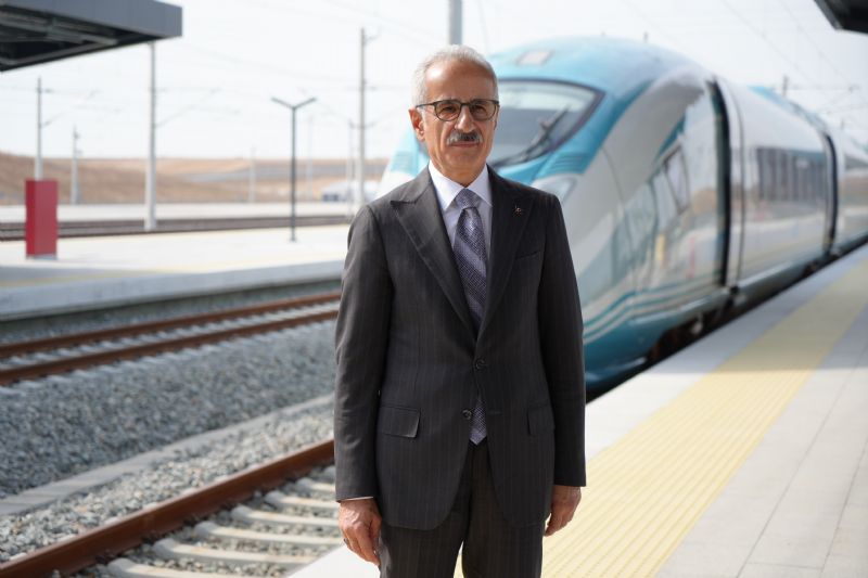 ASYA’DAN AVRUPA’YA UZANAN HIZLI TREN YOLU AÇILIYOR