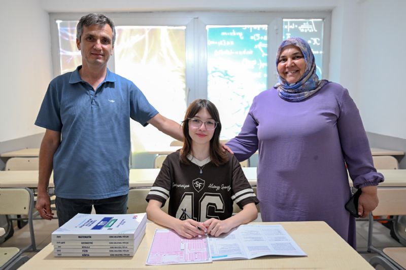 ÖĞRENCİLERİN EĞİTİM HAYATININ HER ANINDA MERSİN BÜYÜKŞEHİR YANLARINDA