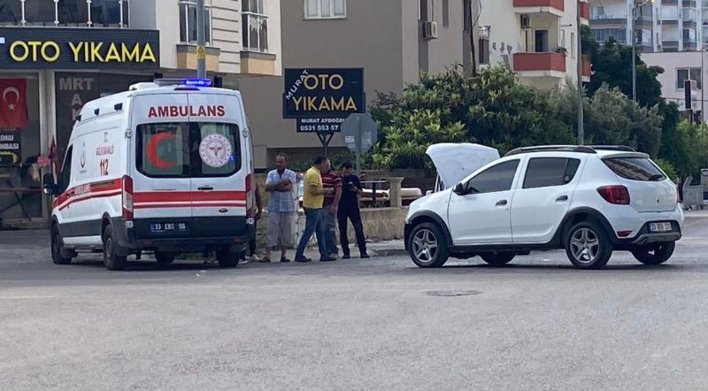 MERSİN’DE ARAÇLARIN KARIŞTIĞI KAZADA 2 YARALI