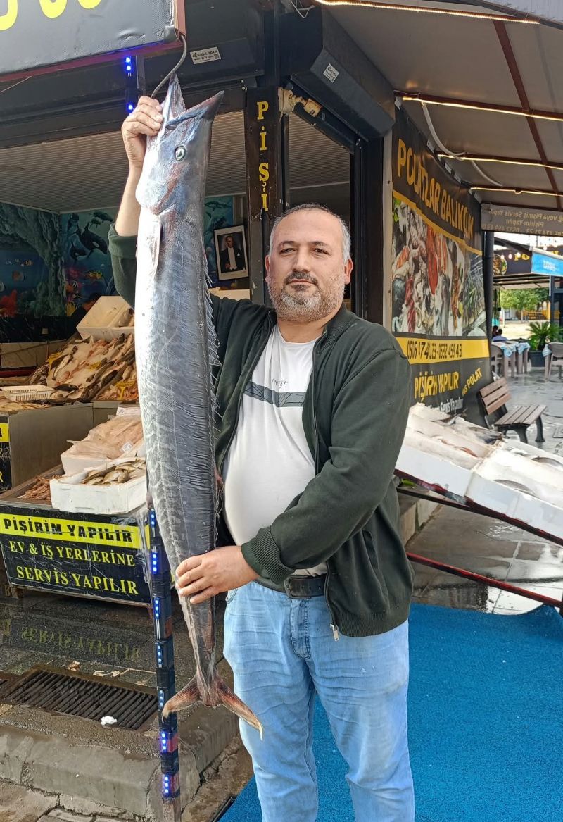 AKDENİZ’DE 12 KİLOGRAMLIK CEYLAN BALIĞI YAKALANDI