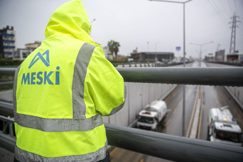 MERSİN BÜYÜKŞEHİR VE MESKİ EKİPLERİ, AŞIRI YAĞIŞLARA KARŞI TEYAKKUZDA