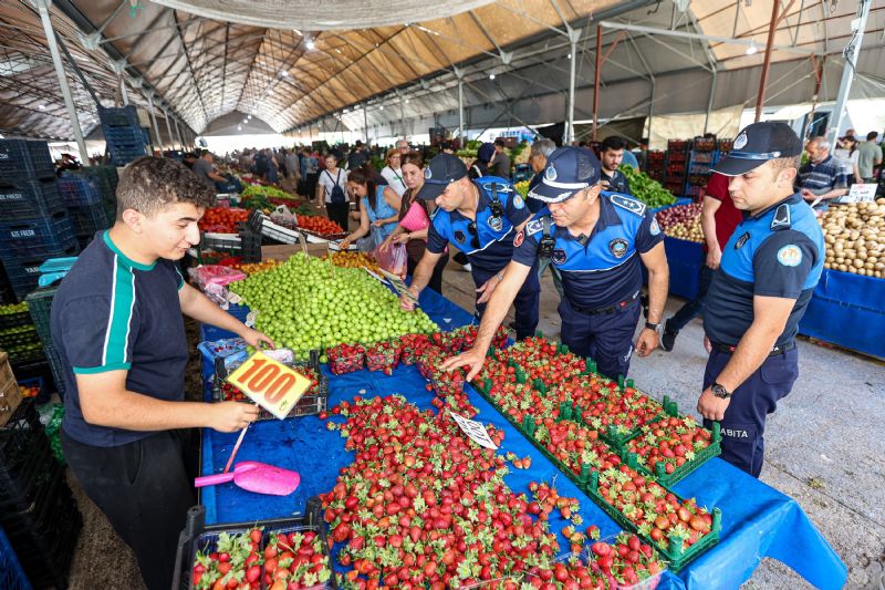 MEZİTLİ ZABITASINDAN SEMT PAZARLARINDA SIKI DENETİM