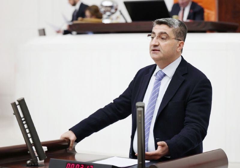 EKMEN: “GEÇİŞ ÜCRETLERİ VATANDAŞIN ÖDEME GÜCÜNÜ GÖZETMELİ”