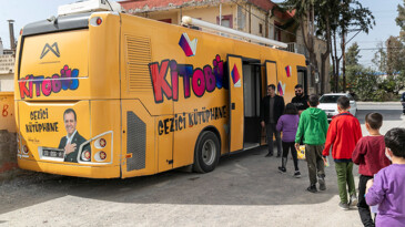 Yenice’deki öğrenciler ‘Kitobüs’le tanıştı