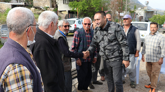 Yılmaz, mahalle ziyaretlerini sürdürüyor