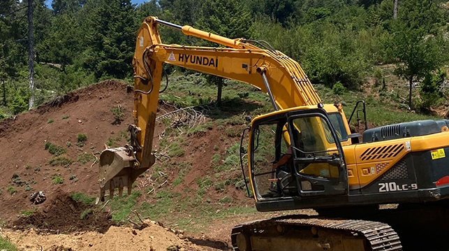 TOROSLAR’DA YOL ÇALIŞMALARI SÜRÜYOR