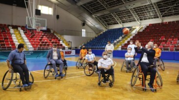 AKDENİZ’İN TEKERLEKLİ SANDALYE BASKETBOL TAKIMI 2’NCİ LİGDE