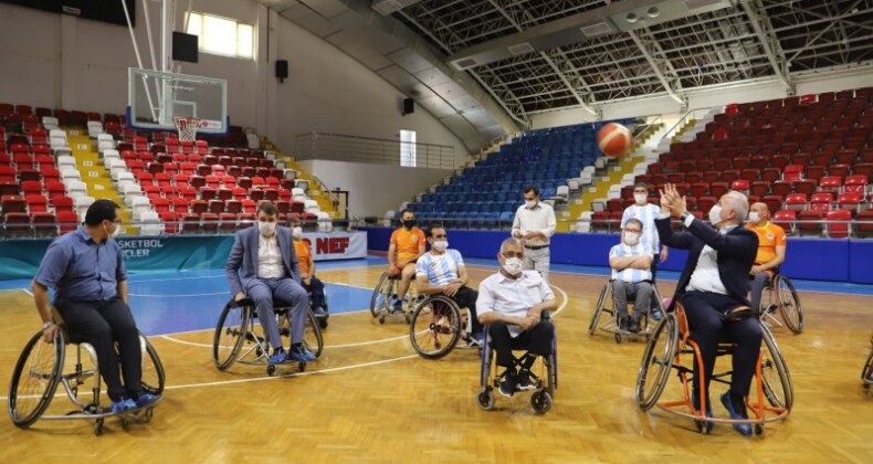 AKDENİZ’İN TEKERLEKLİ SANDALYE BASKETBOL TAKIMI 2’NCİ LİGDE