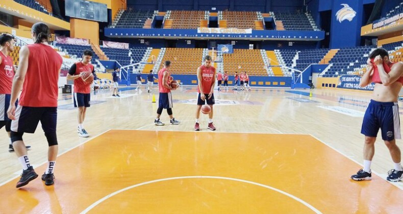 MSK ERKEK BASKETBOL TAKIMI, SEZONUN İLK ANTRENMANINI YAPTI