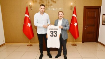 VALİ PEHLİVAN, ÇUKUROVA BASKETBOL’UN YANINDA