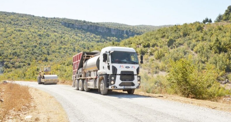 Sorunlu yollar büyükşehir’in dokunuşlarıyla güvenli hale getiriliyor