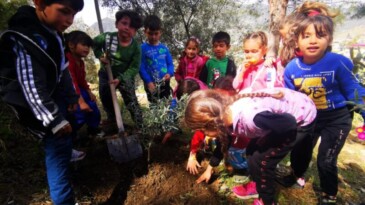 Mersin’in tüm okullarında ‘Yarın Sen de Bir Fidan Dik’ etkinliği