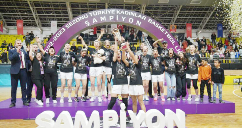 Tarsus Belediyesi Kadın Basketbol Takımı şampiyon oldu