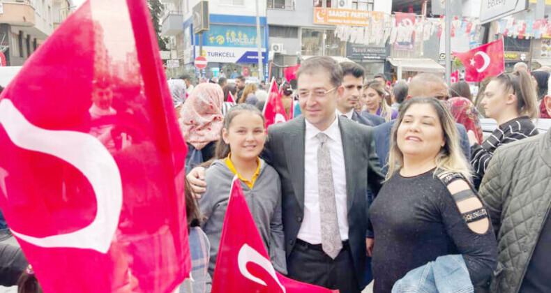 Mersin’in gönlünde taht kuran aday