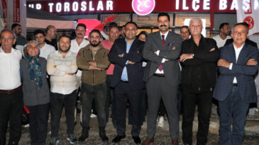 TOROSLAR’DA CUMHURBAŞKANI ERDOĞAN’IN ZAFERİNİ COŞKUYLA KUTLADI