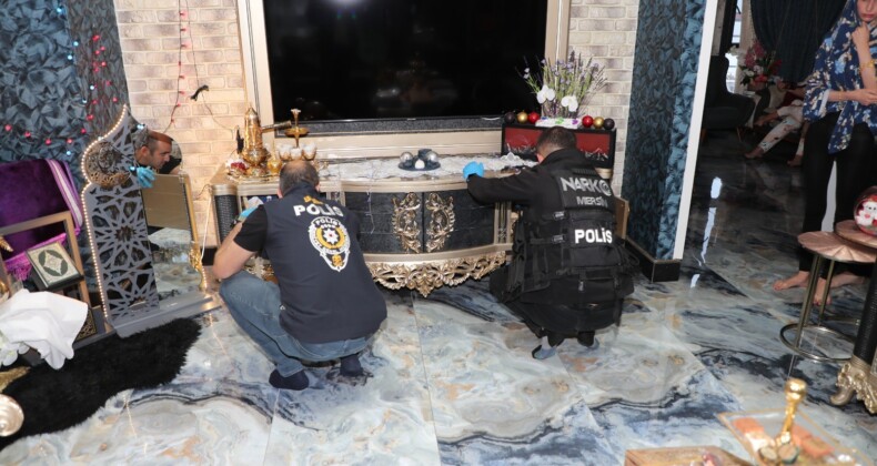 Mersin’de siber polisinden çifte operasyon: 5 gözaltı