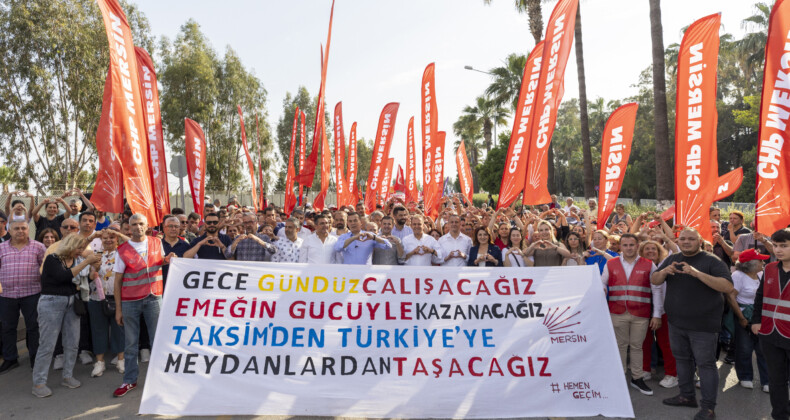 Başkan Seçer, 1 Mayıs’ta işçi ve emekçilerle yürüdü