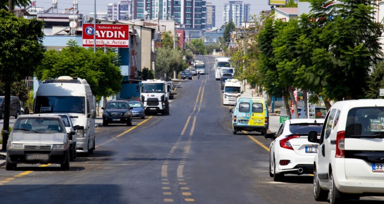 Tarsus’ta caddeler yenileniyor