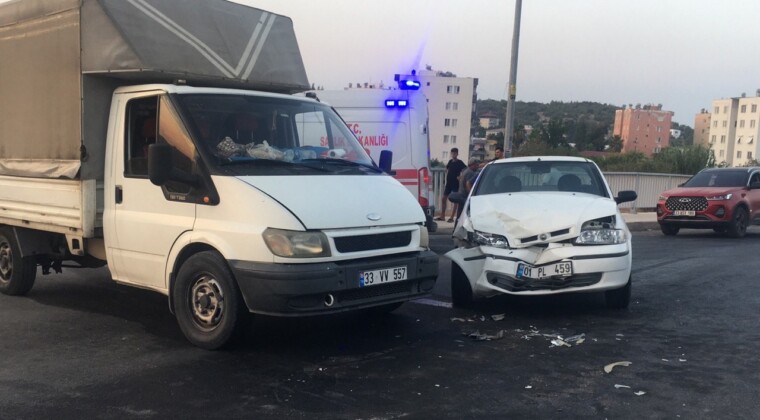 Otomobil ile kamyonet çarpıştı: 2 çocuk yaralandı