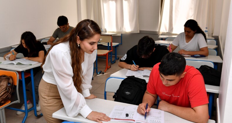 Mersin Büyükşehir Belediyesinin kurs merkezlerinde YKS başarı oranı arttı