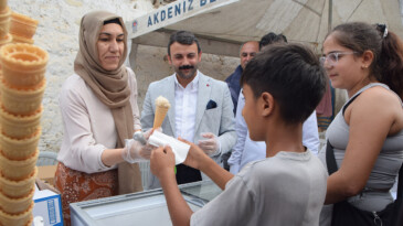 AKDENİZ İNCİR FESTİVALİ İLE TATLANDI