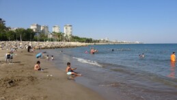 Mersin’de sıcak hava bunaltıyor