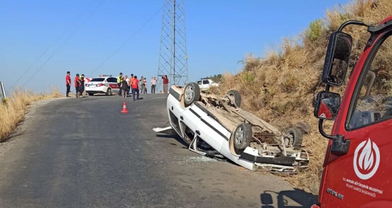 FRENİ BOŞALAN OTOMOBİLİ DURDURMAK İÇİN YOL KENARINDAKİ TOPRAK ZEMİNE SÜRDÜ