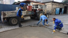 Akdeniz’de yol ve kaldırım yenileme çalışmaları sürüyor