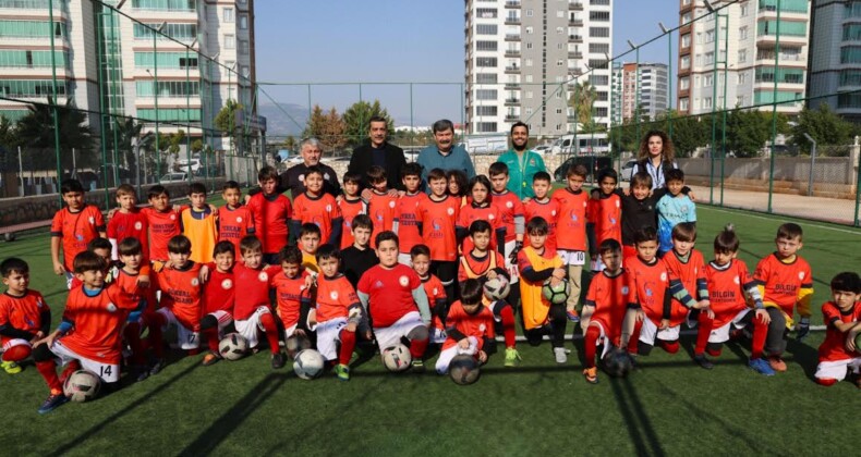 Başkan Yıldız, minik sporcularla bir araya geldi