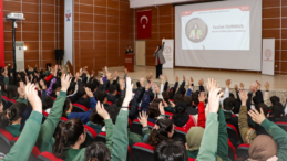 Öğrencilere Seminere Büyük İlgi