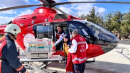 ‘İkiz Bebekler’ Helikopter Ambulansla Nakledildi