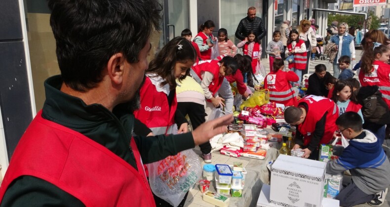 Mersin’de Çocuklar, Ramazan İçin Örnek Bir Yardım Kampanyası Başlattı