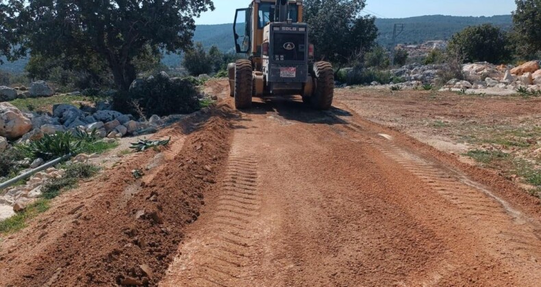 “Atakent ve Narlıkuyu’da Yol Çalışmaları Devam Ediyor”